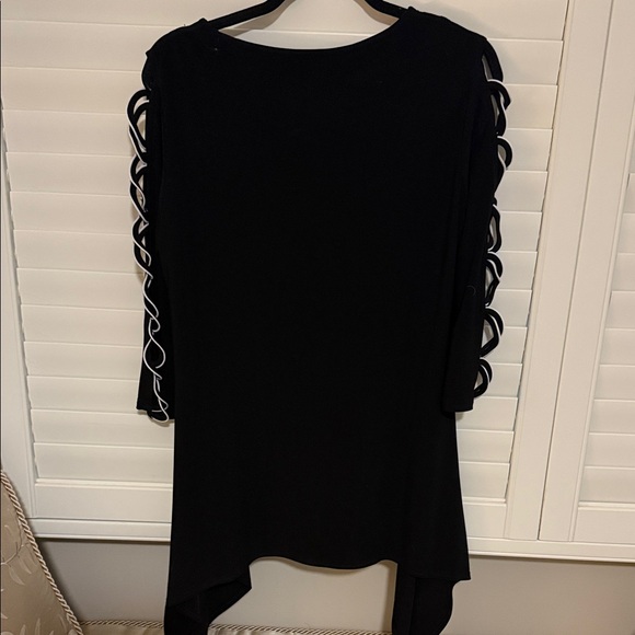 Joseph Ribkoff Black Blouse with White Detailing large-extra large - Picture 3 of 5